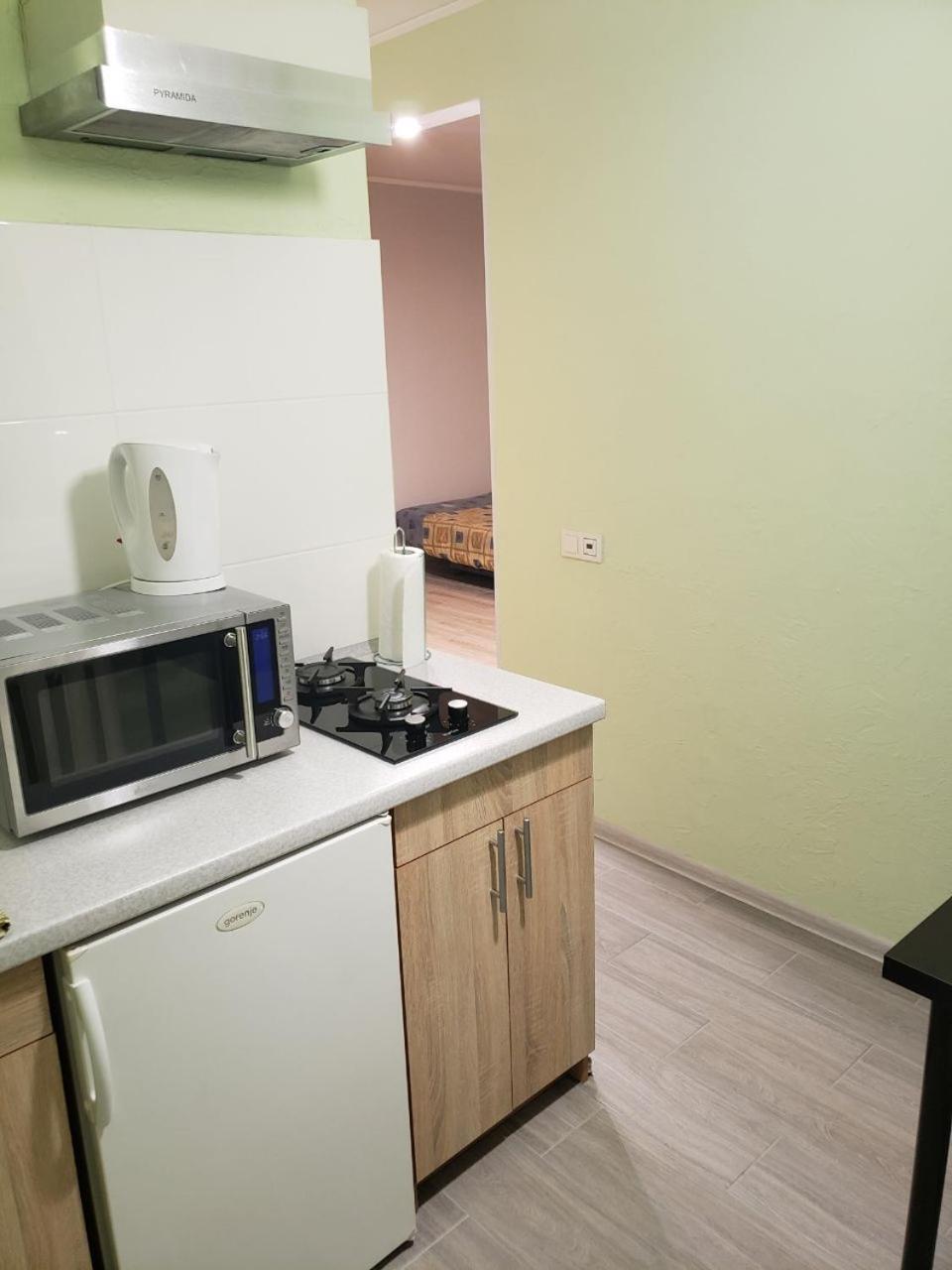 Apartment Near City Center On Peremohy Avenue 46 チェルニーヒウ エクステリア 写真